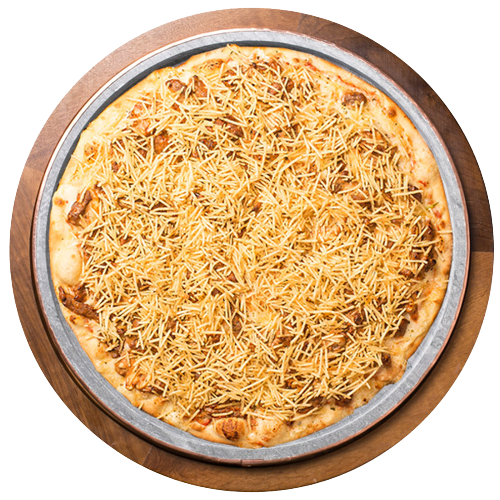 Pizza de Strogonoff de mignon; Ingredientes: Mozarela, strogonoff de mignon, batata palha e orégano